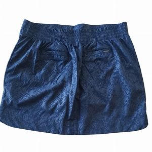 Orvis Skort Womens Sz.  Large. Navy. Lightweight.  Great For Golf Or Casual Wear